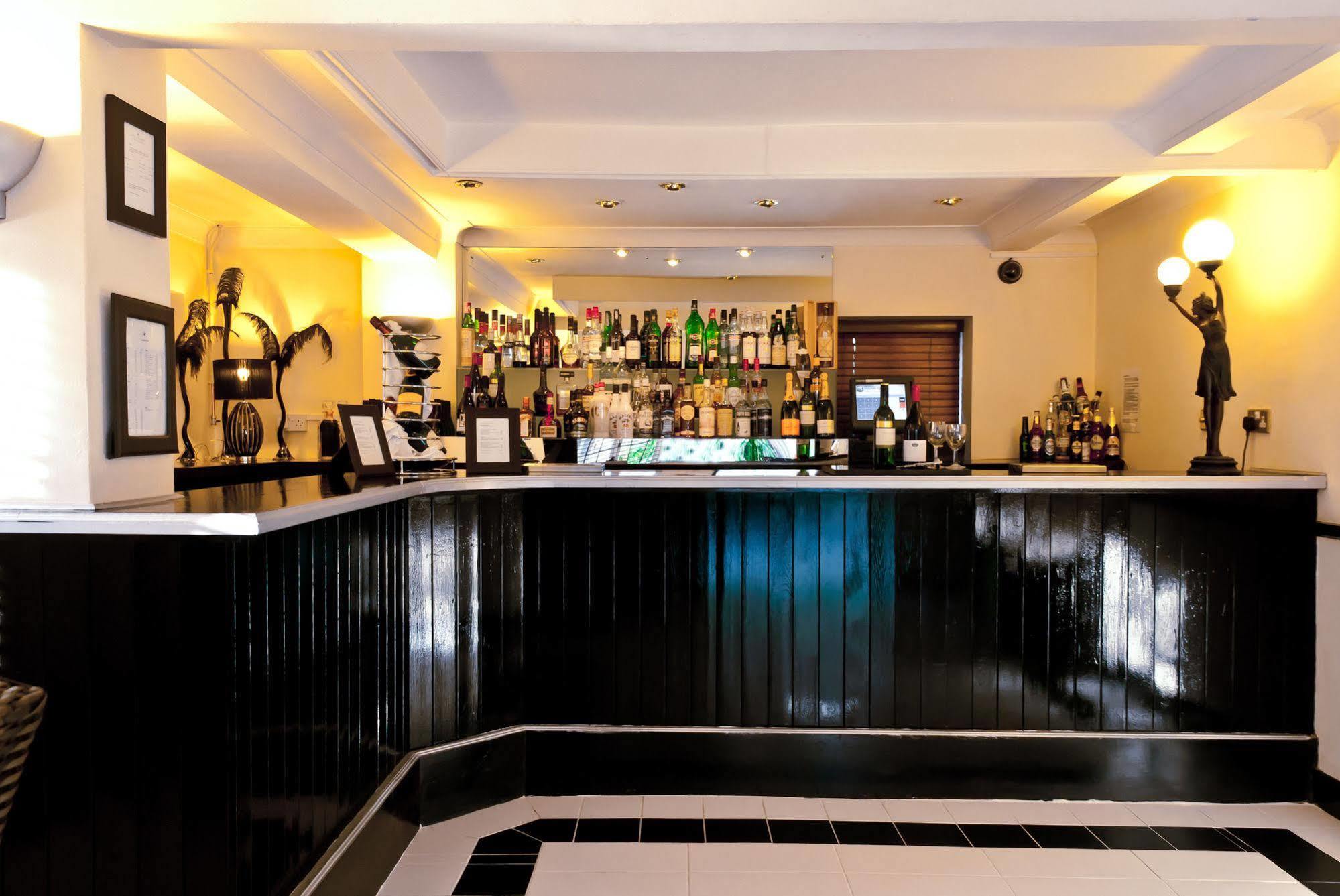 Ghyll Manor Country Hotel Horsham Exterior foto