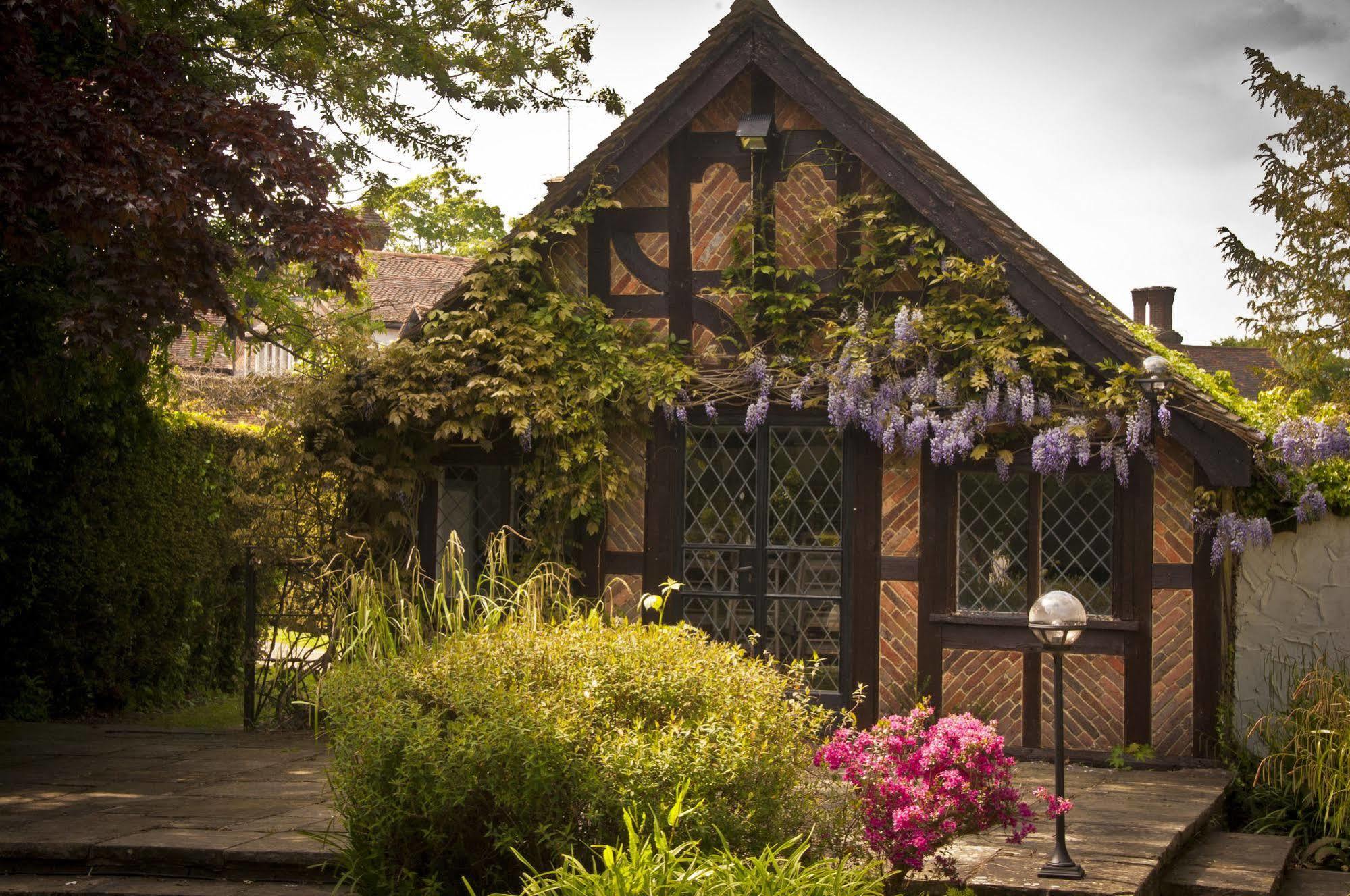 Ghyll Manor Country Hotel Horsham Exterior foto