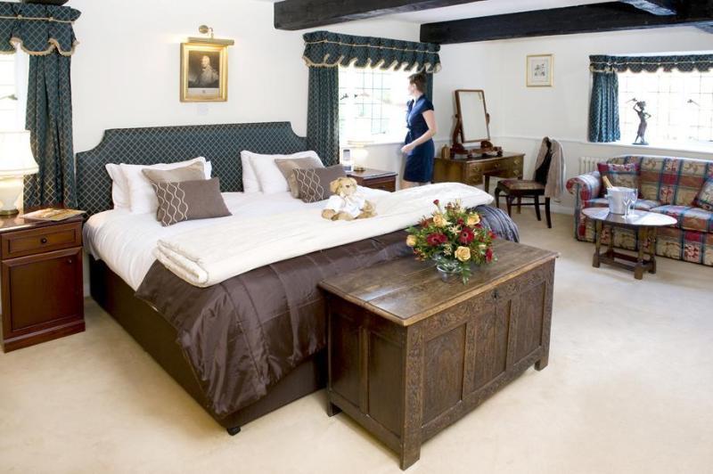 Ghyll Manor Country Hotel Horsham Exterior foto